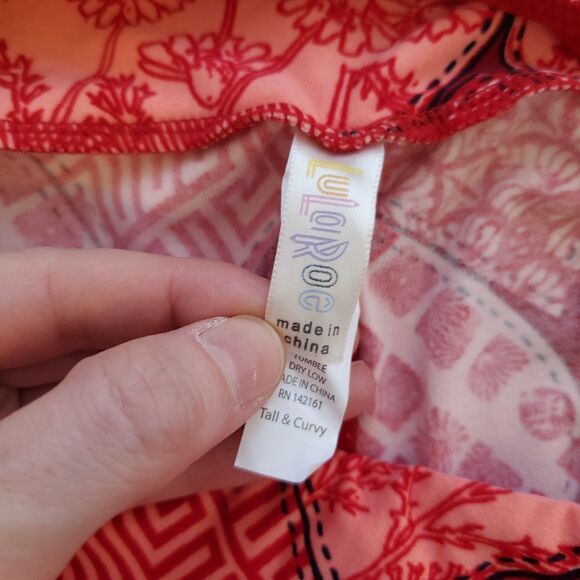 NEW LuLaRoe Valentine's Red Pink Heart Leggings - Picture 7 of 8